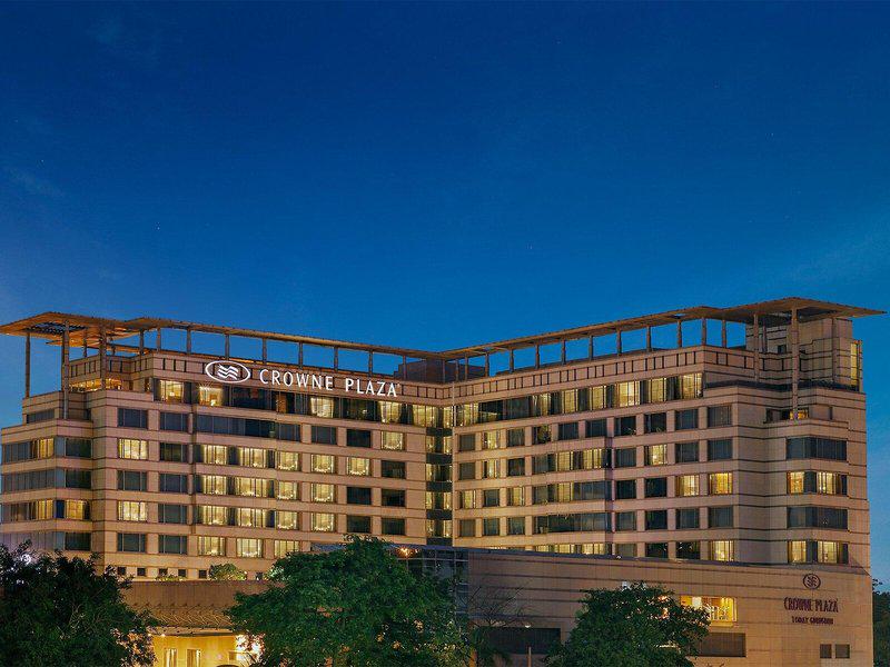 9645557A9A3E9E06D6492554344DAFEC