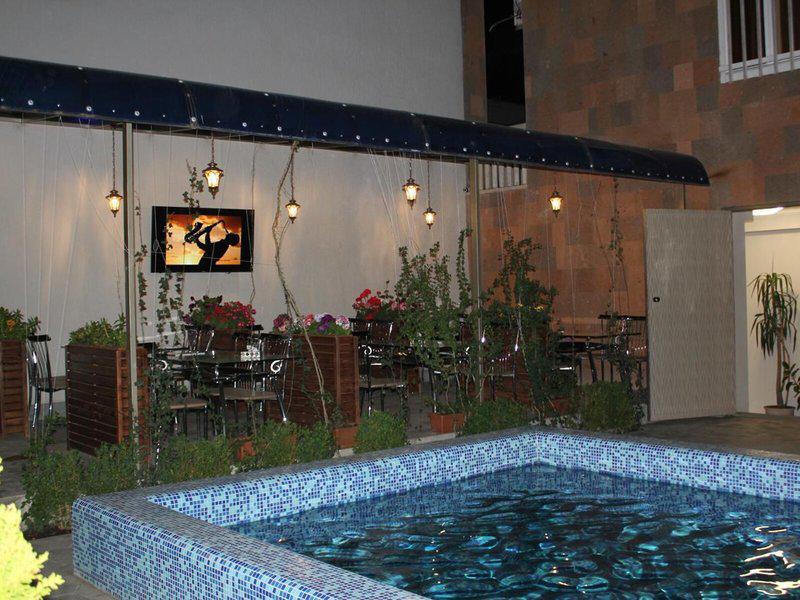 D8C3034EC277A0498269323A1DFABB6F