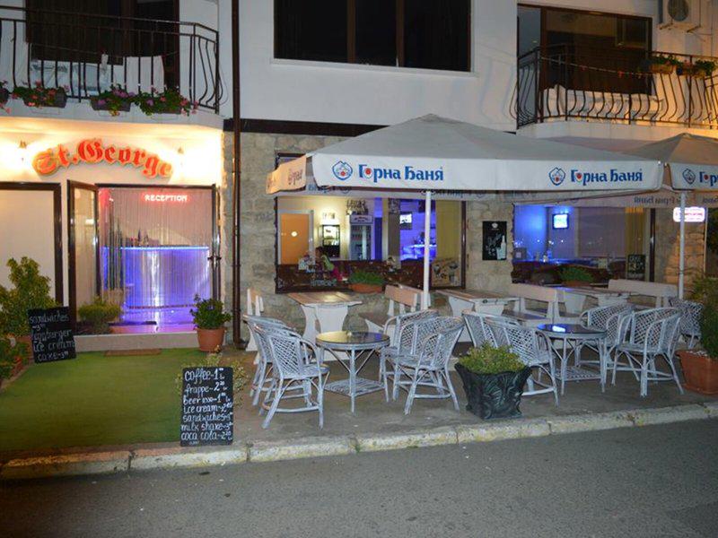 44A94BA2DC32428E4463F63D33533E02