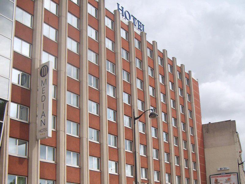 F496E406FC4AF5FF30AC4407FFD7AF89