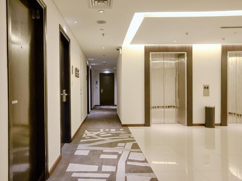 9BBA3833547B620946C4830DA0FFA94E