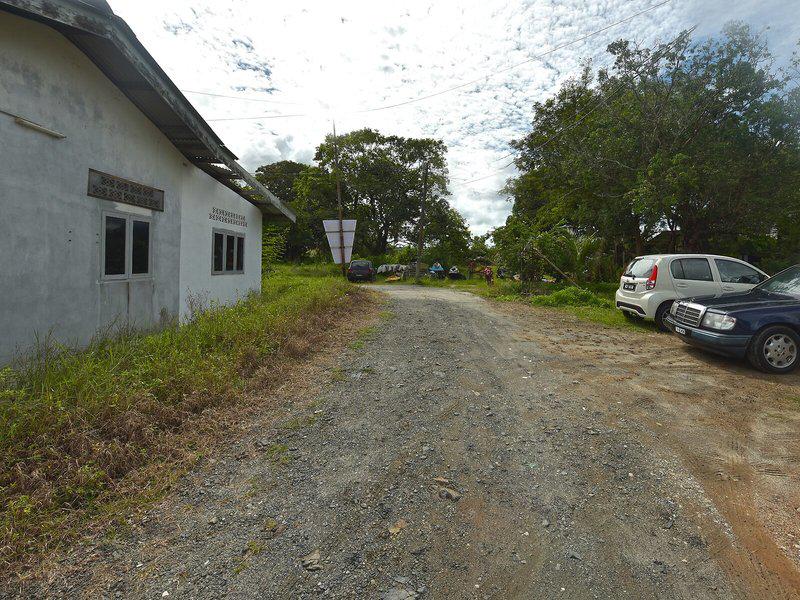 00E12CF00DEC3EB1029853F8E9458E0A