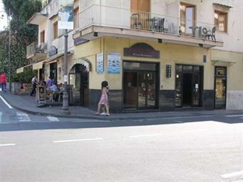 FF4FE9376579745A4814CA4C03F4EDA1