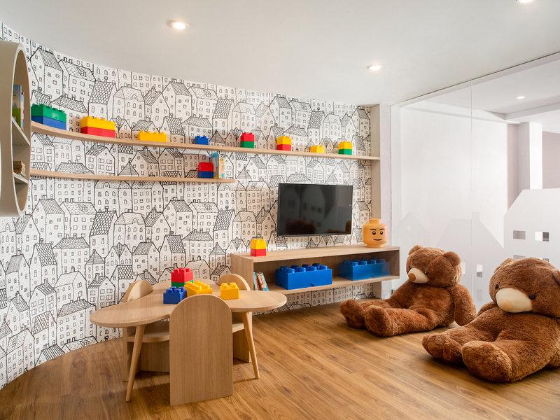 C7D3E44B49D648D91EEAA00A9E2B4E49