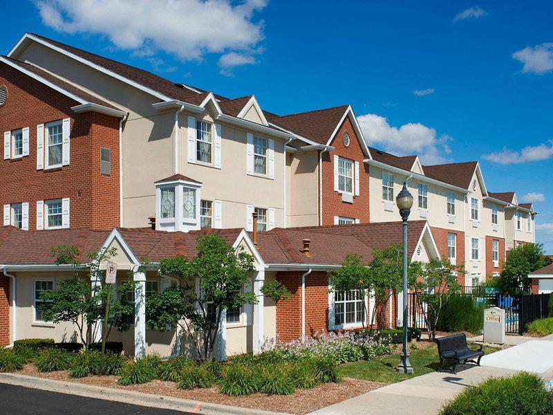 B16C651CEF0DF89BD43BDA8D811B9530