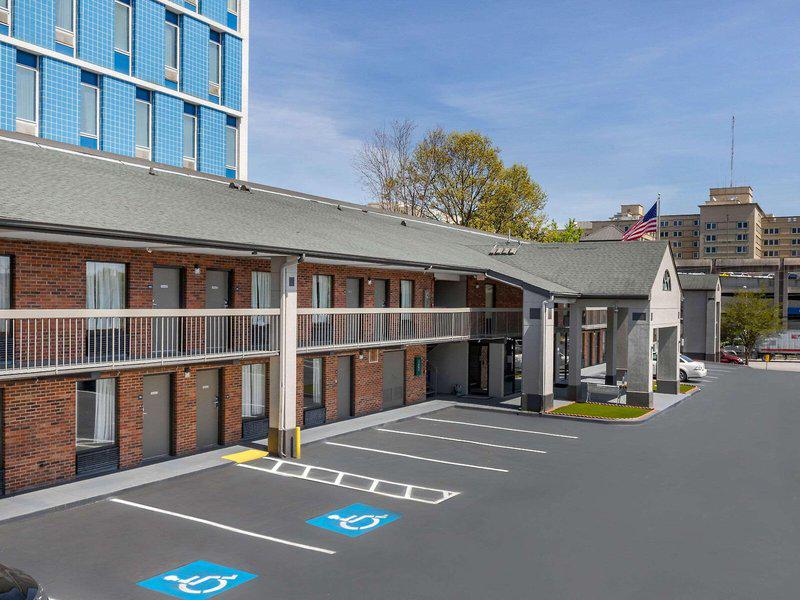 DEB99DD9AD6EF4D37A7FB046DF328F99