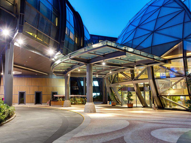 24E70BD7BF4A634EF6C6E767E8D3DC95