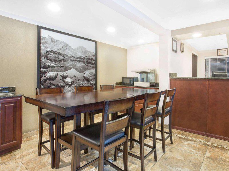 FE93EFFB7C18D2655DE15C2EC12655E5