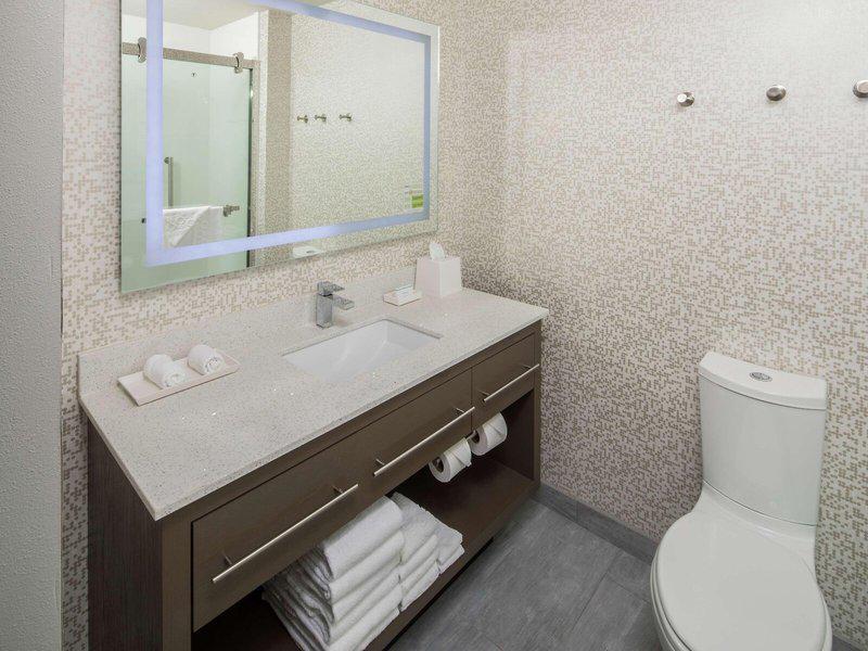 F4CB8619E9549FDAC2E7A297E5697382