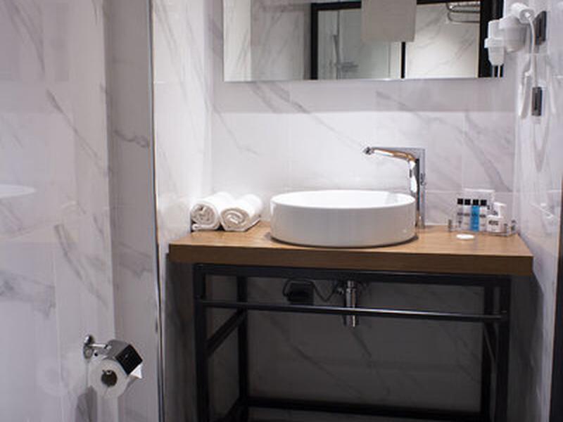 96716A7578D9BDD478B5A8B30EF1CA3F