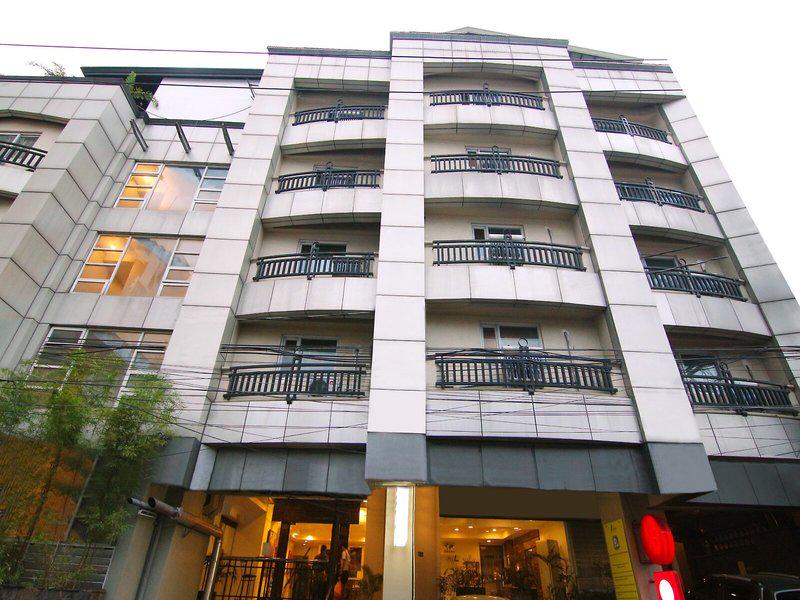 8BF2F77BC42EC57ACF35A57580AC7401