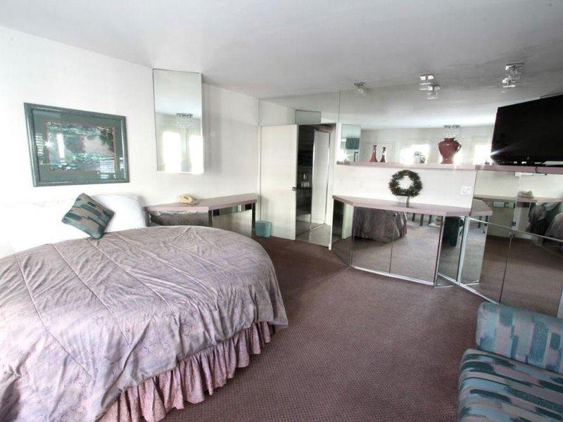 4606CAAA17A1A164D37561483971E255