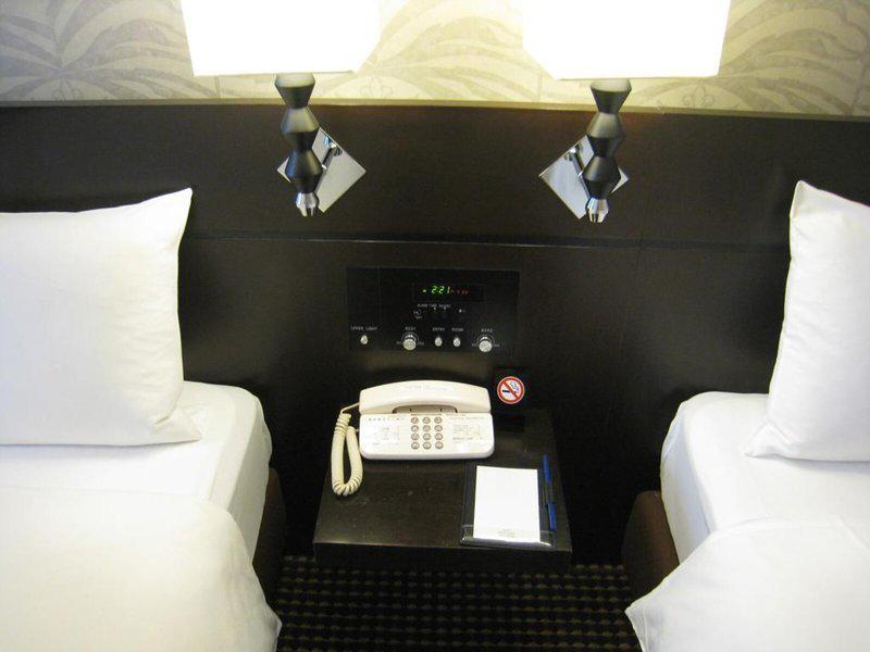 4B1CDC7F3486052F571DE22CEC4A2976