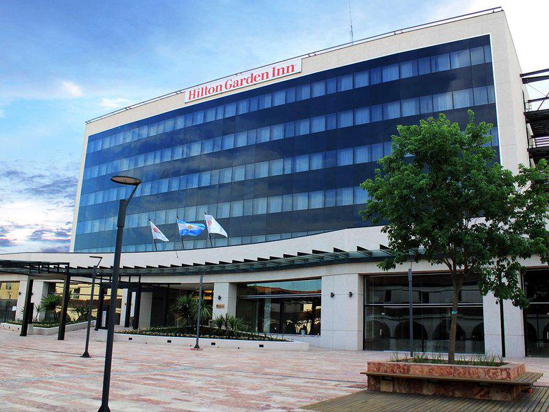 F51BF255AF93E6147552A4CF8D138C4B