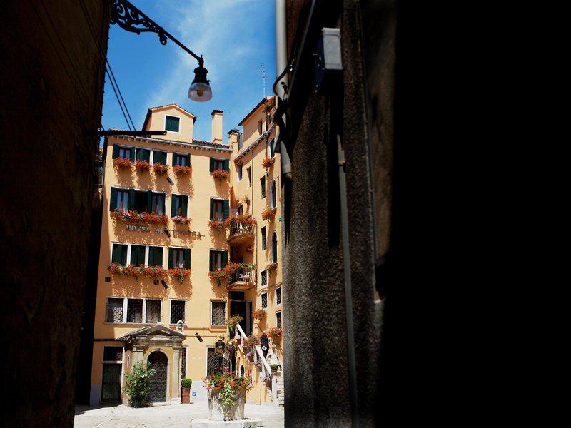 3264005565BF26443DED5F8E4599E896