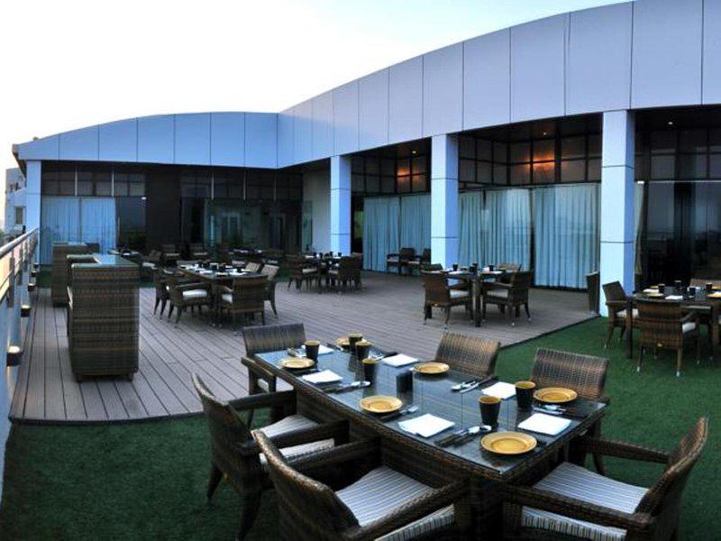 F34AAA07AA63C0C524F7B167B8492E33