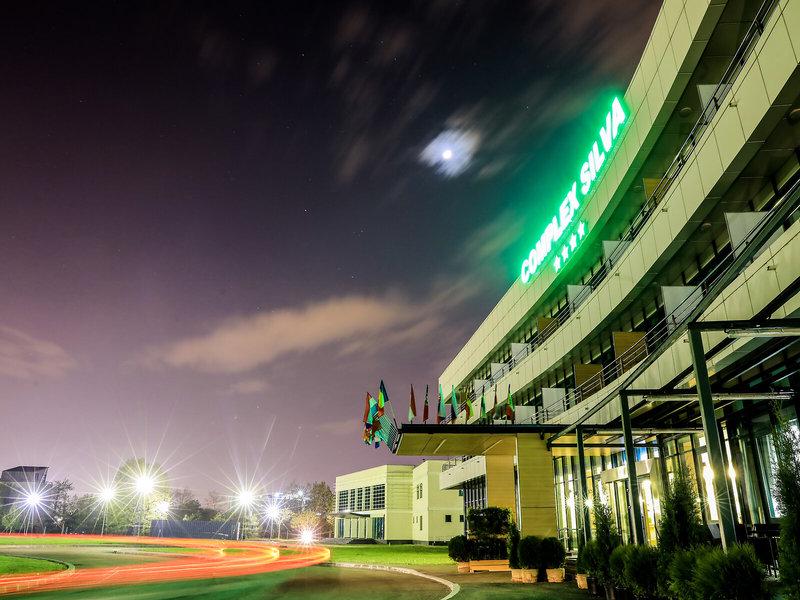 EE128F13952A0450B055E4A1700DA728