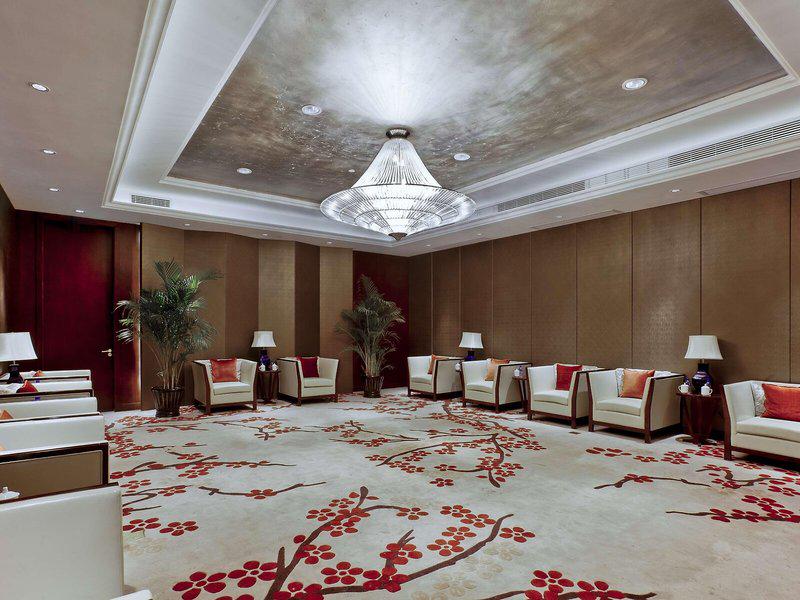 005E624CDD15BD57F99218061F2CE3C0