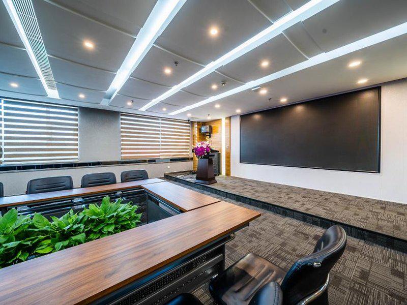 E250968798E3C3B587D3637ED8A619FB