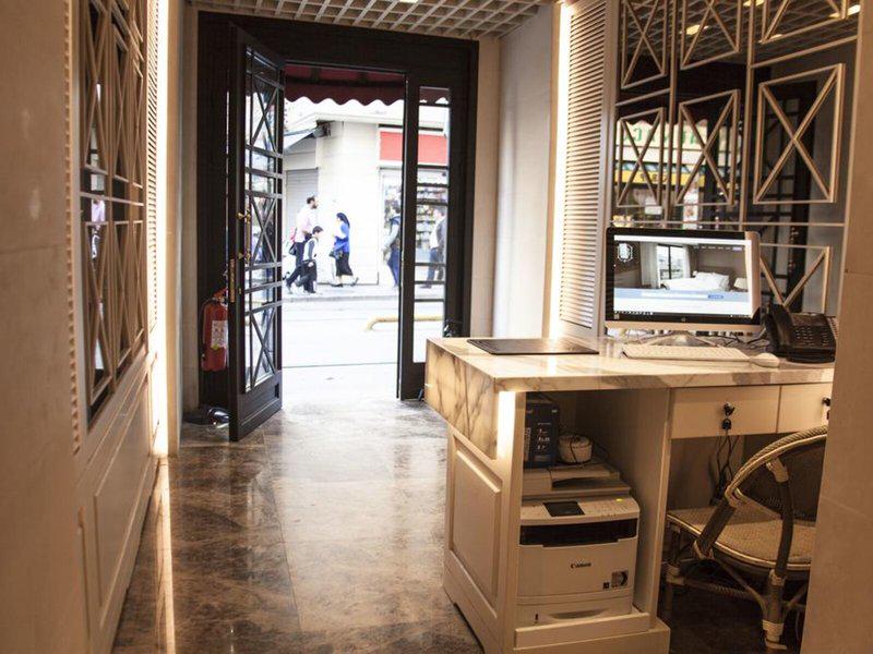 EF05E71867A5EB79B7AAC1AA64C03316