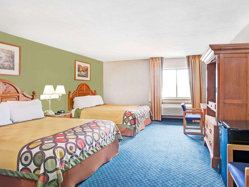 7AD34833AEF6F3EB24A8D5A30406A1D2