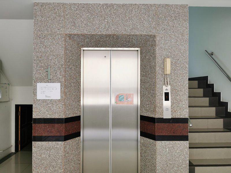 7DCA062AD491C6247C2D33AECEF93D4F