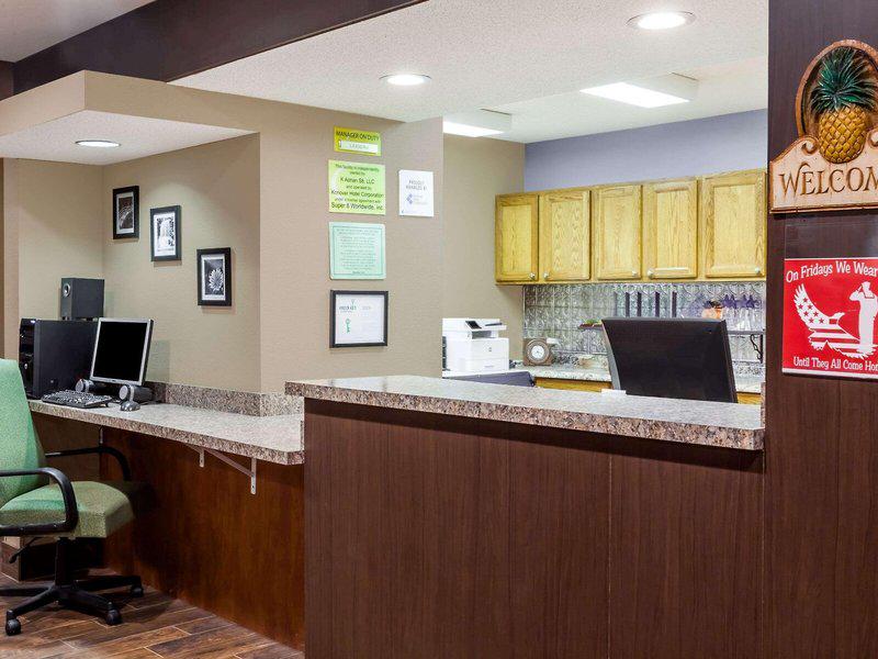 BB0048AA58EDE27C2B70D5761A093896