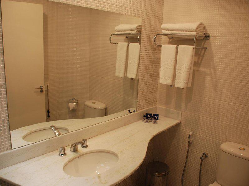 4E855FE81C0CF34BC44884C95FD74317