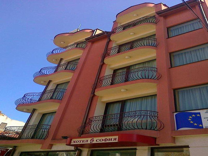 62E8947702DE443365A3C818B8411594