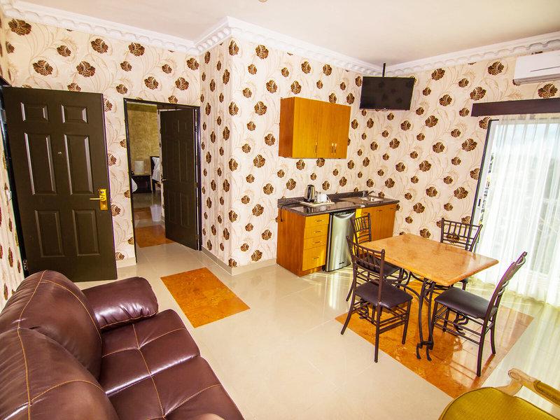 E4D9B19FCD90D7542F18AE87D53DE84E