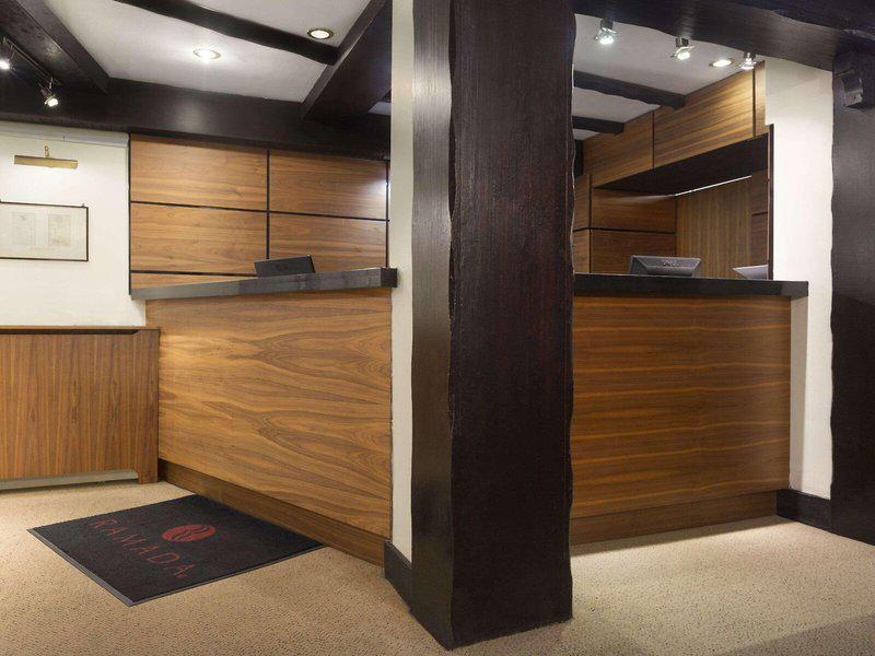 DB6412671A06D20439938B42A555F72A