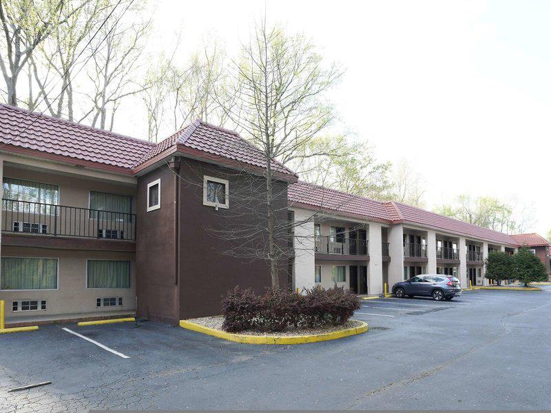 47E451C8387850828837BBDA13E4B06E