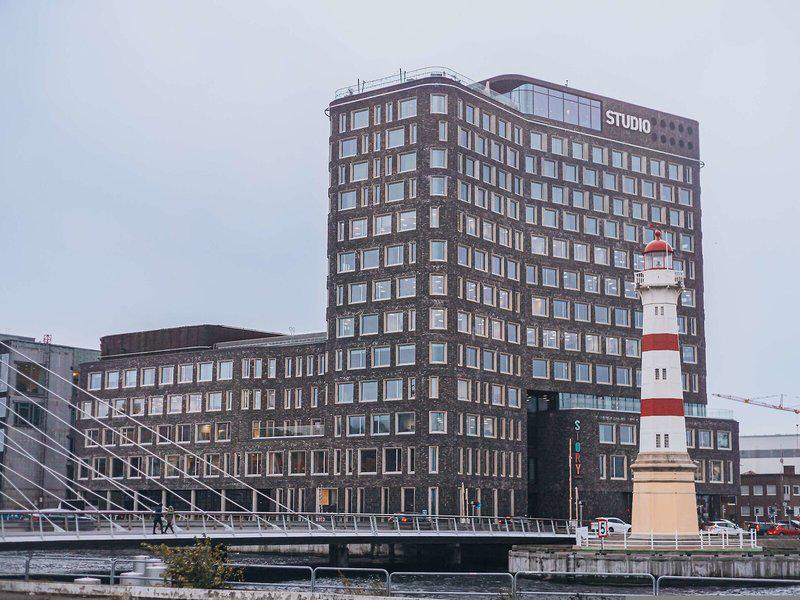 018A6F40656AEB8756585B41844056D6