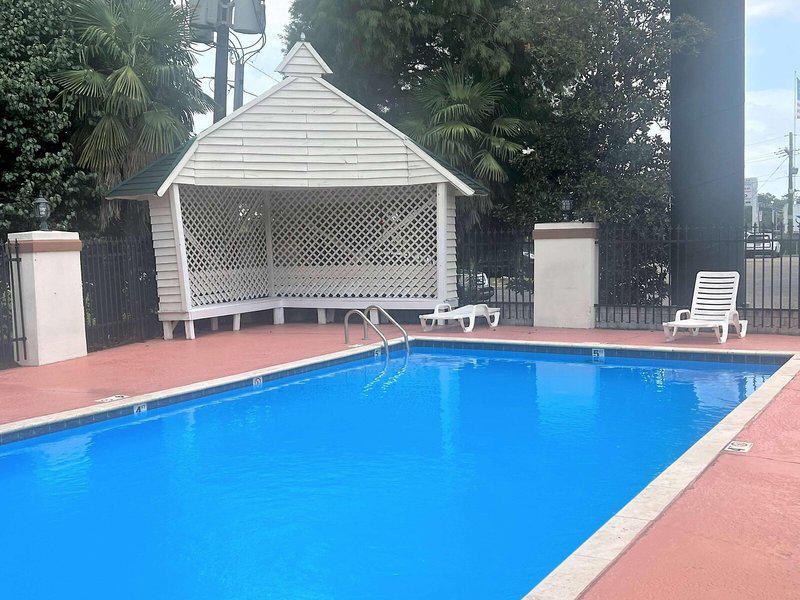 AEDE82C86911D4390B9F42704EBF3FFA