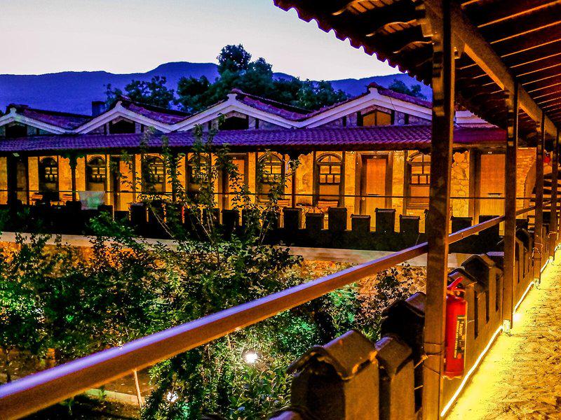 7B3C21F13947C556F2E9B18AD958D922