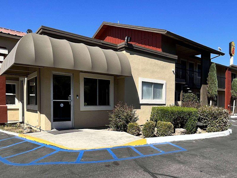 E3F6B3A13DAA8AE7DFDA81F82946976B