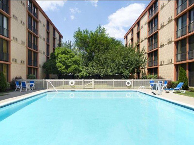 B69B7ABC27600E9A3A07ED9FEBE7B70B