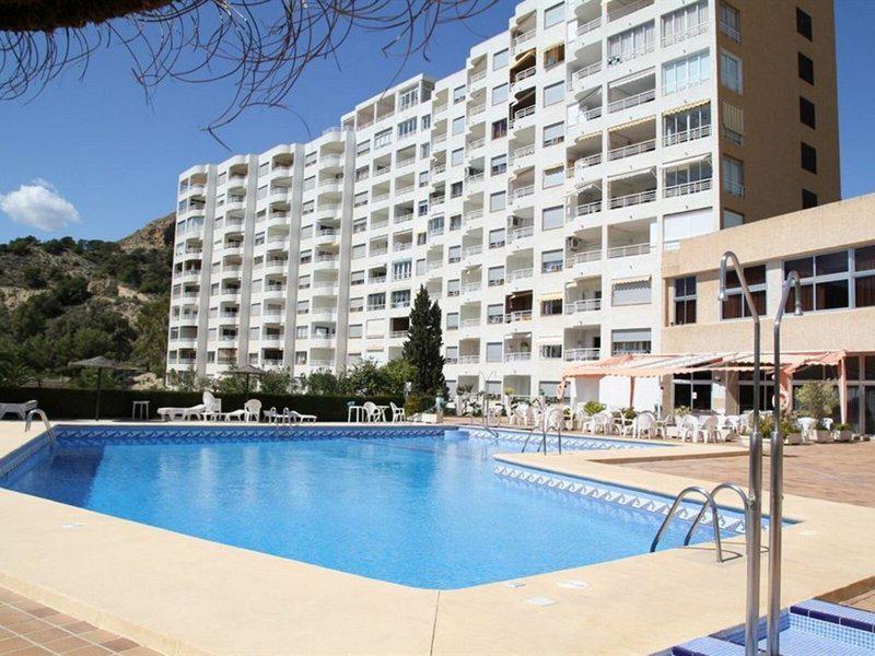 2EEF923A8ABAA5359BA320E08574E12E