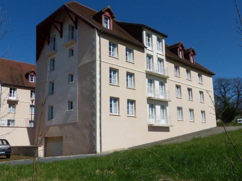 04FCE3CD3746B44B55C28DEB2C909946