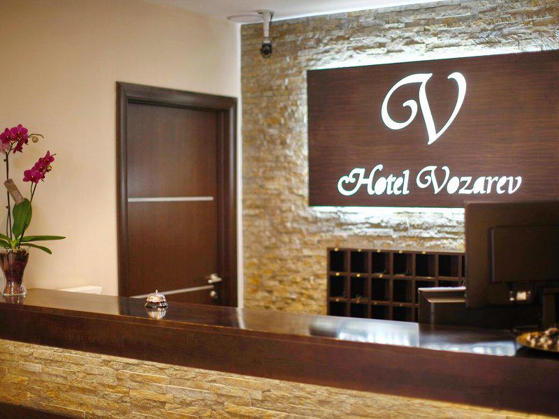 27E08FDF18FD84ADF8387E9DAF1B9F84