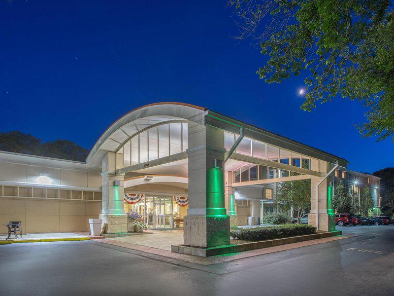 DB644308C776F925BD129F850A401033