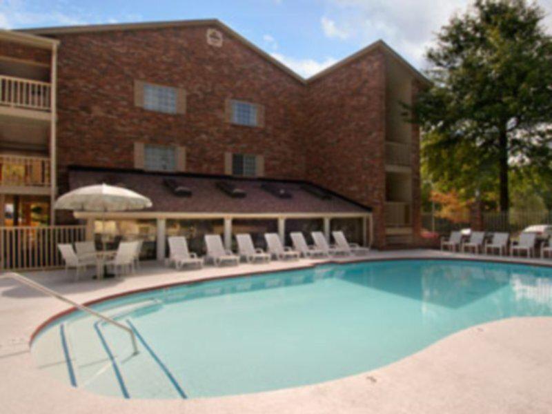 35D6C47B8F6030254A5D7D49C38440FE