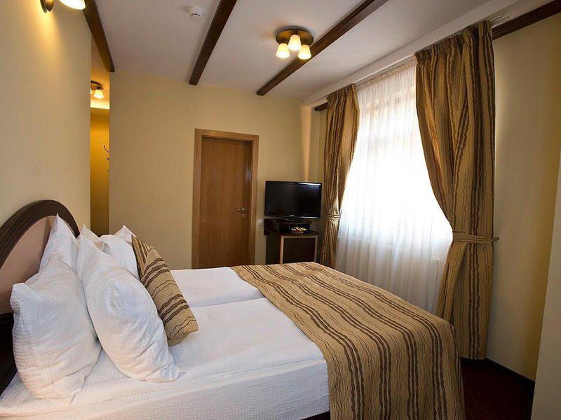 377AFF6C78094B250F75AD0612B6B83A