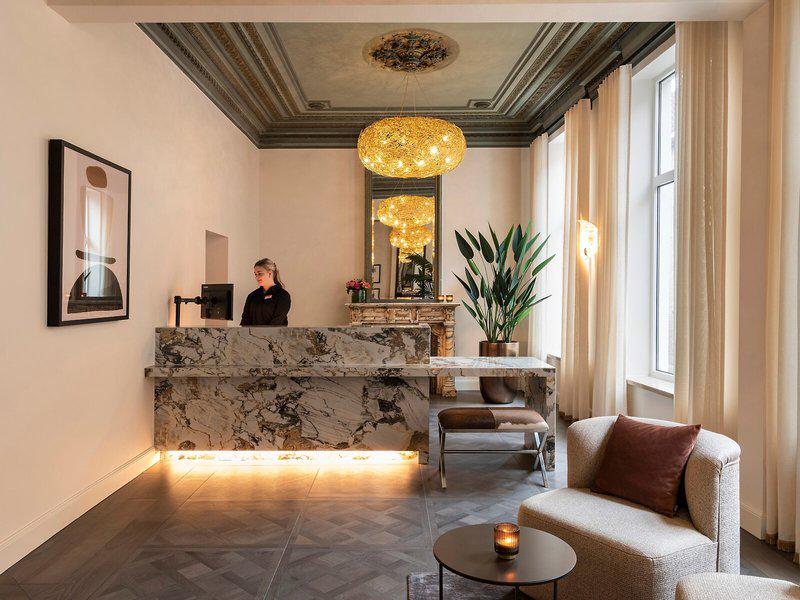 4BEEBB32D4E357597A3E60BAAD1BDE10