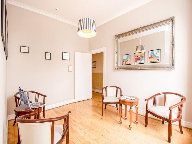 F41AECC70A8378F8E4CC129F52D1949A