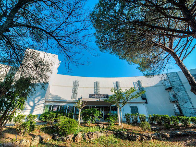 1999B92F4065966D0CE760EFA073E9CA