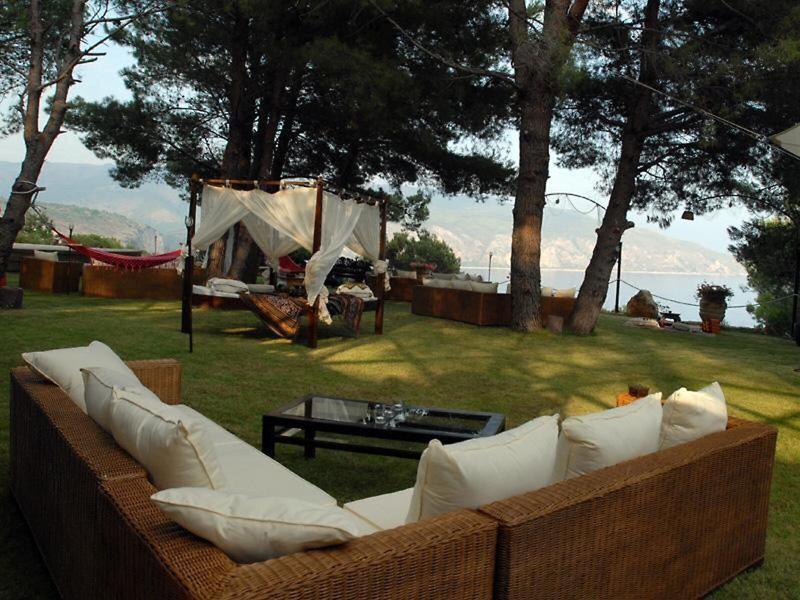 AD156A5F33CAAF18605D40B209489A68