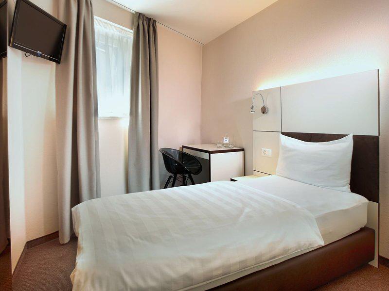 9DFFBAD0428F841D0EB091BDCB1C223B