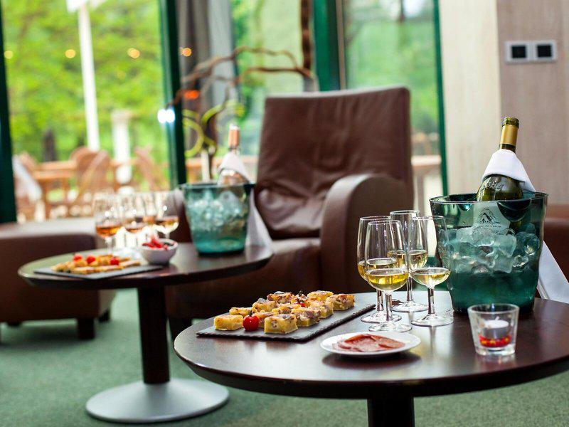 56B1F913D436834BFD9AF0AB0B6ECA6A