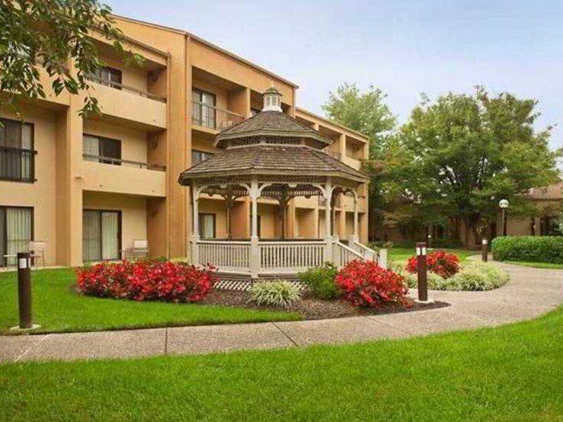 B18F46E4526874CB56D9FCB614198045